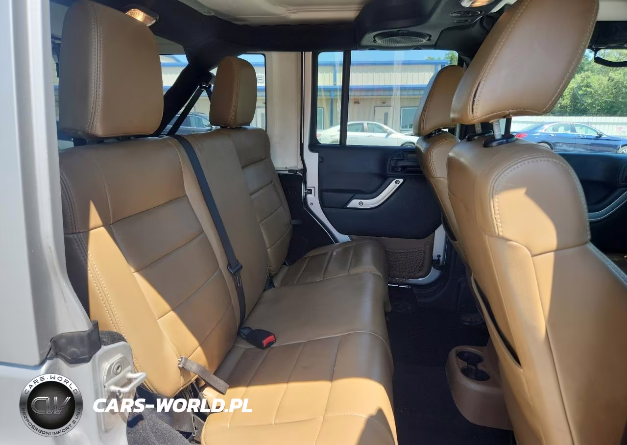 2012 Jeep Wrangler Unlimited Sahara VIN:1C4BJWEG8CL105600 - 10