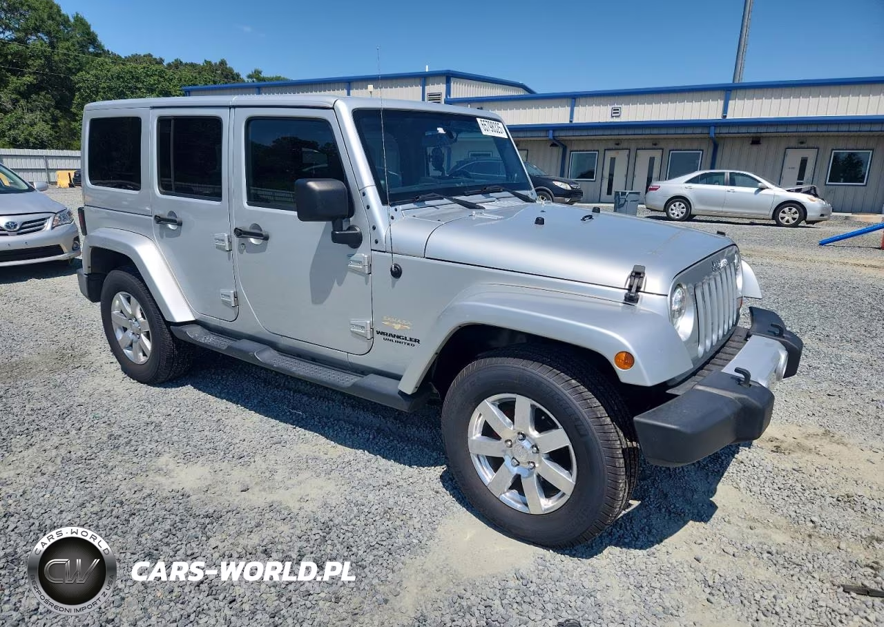 2012 Jeep Wrangler Unlimited Sahara VIN:1C4BJWEG8CL105600 - 4
