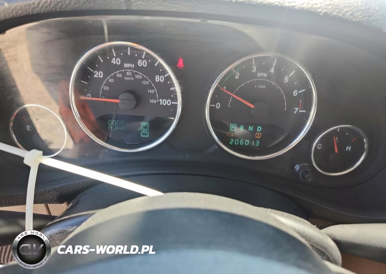 2012 Jeep Wrangler Unlimited Sahara VIN:1C4BJWEG8CL105600 - 9