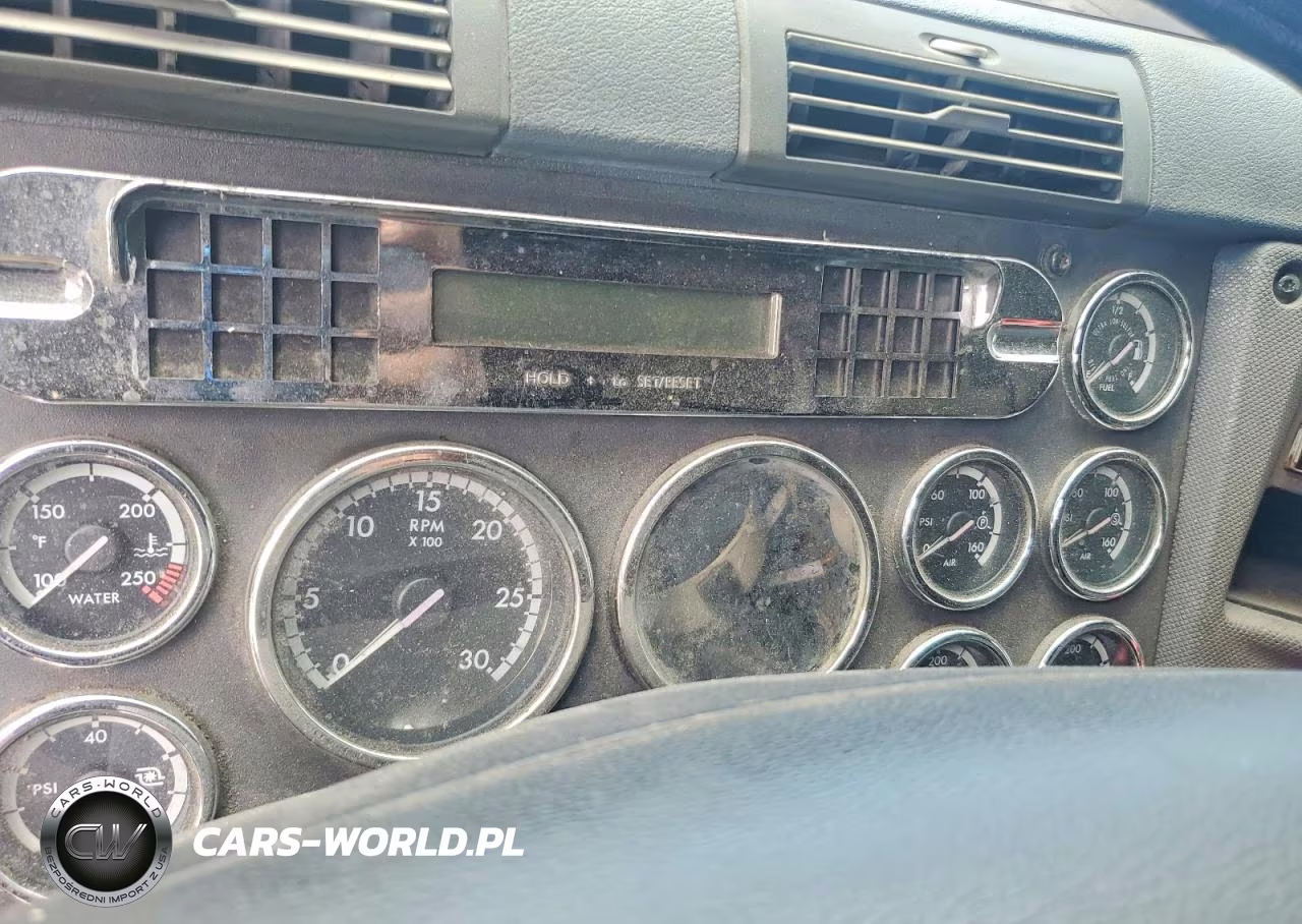 2010 Freightliner Cascadia 125 VIN:1FUJGLDR1ALAF1055 - 9