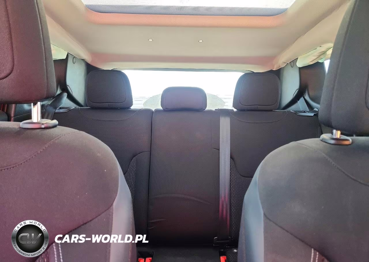 2023 Jeep Renegade Altitude VIN:ZACNJDE16PPP11523 - 10