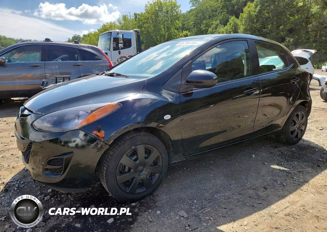 2013 Mazda Mazda2 – zdjęcie 1 z 12