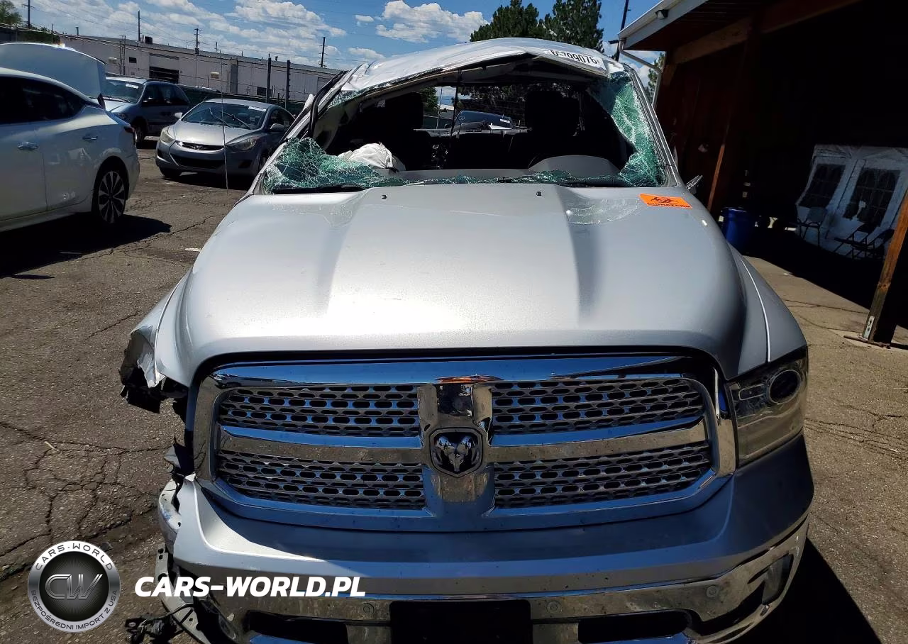2016 Ram 1500 Laramie VIN:1C6RR7NT1GS363194 - 5