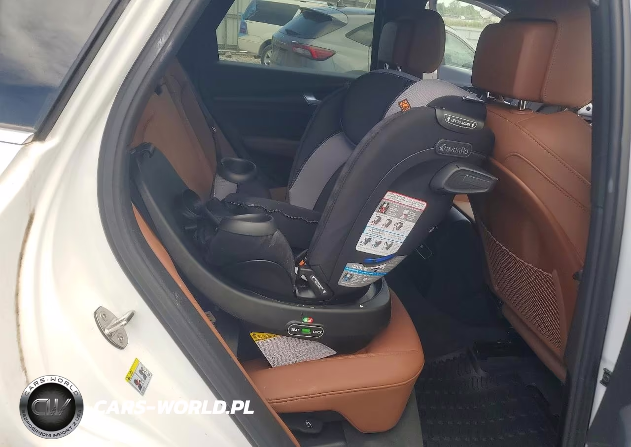 2024 Audi Q5 Premium Plus 45 VIN:WA1EAAFY6R2145416 - 11