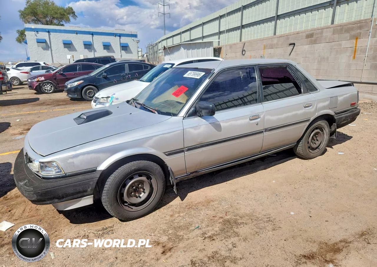 1989 Toyota Camry Deluxe