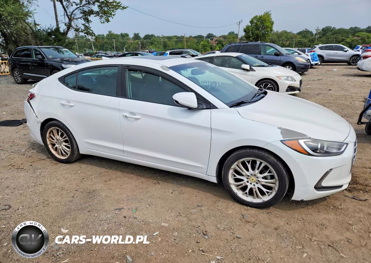 2018 Hyundai Elantra Value Edition VIN:5NPD84LF3JH306146 - 4