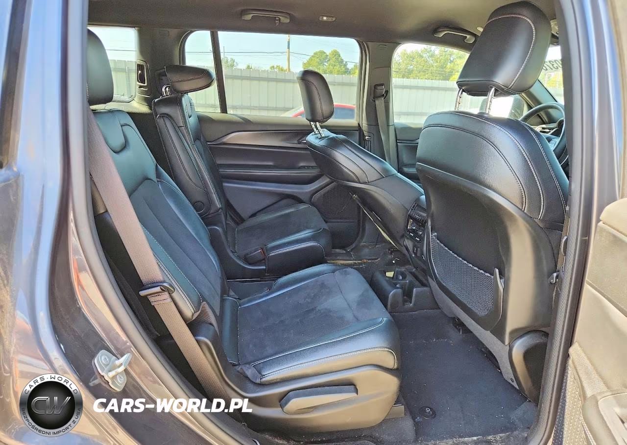 2023 Jeep Grand Cherokee L Laredo VIN:1C4RJJAG3P8891192 - 11