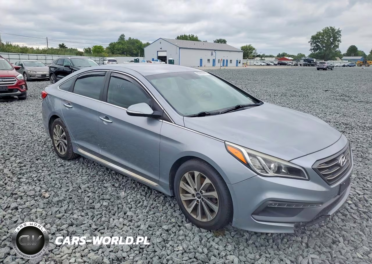 2016 Hyundai Sonata Sport VIN:5NPE34AF6GH311372 - 4