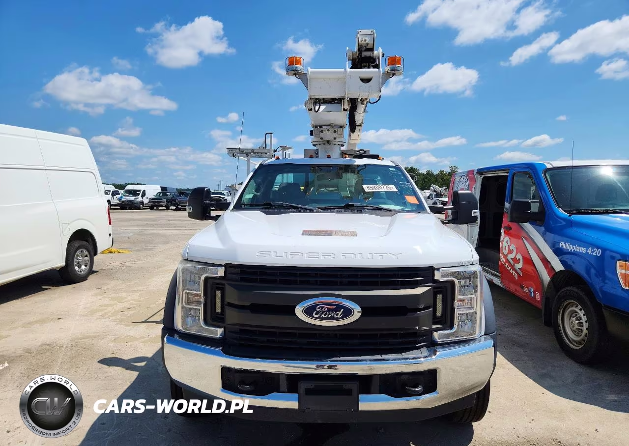 2017 Ford F450 Super Duty Bucket Truck VIN:1FDUF4GT1HED95386 - 5