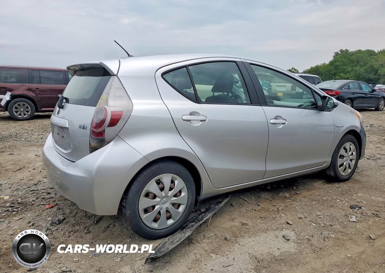 2012 Toyota Prius C Two VIN:JTDKDTB34C1014973 - 3