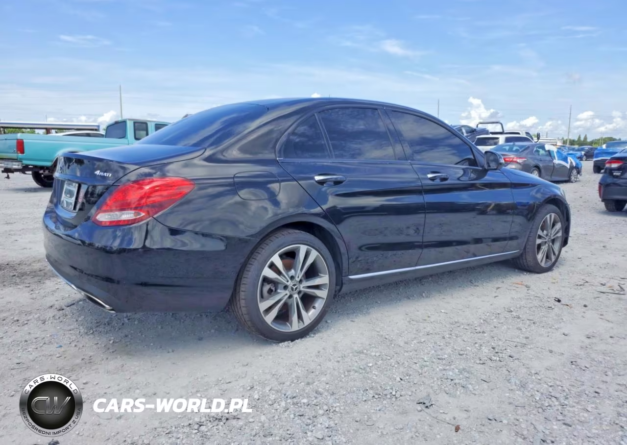 2017 Mercedes-Benz C 300 4Matic VIN:55SWF4KB9HU221428 - 3
