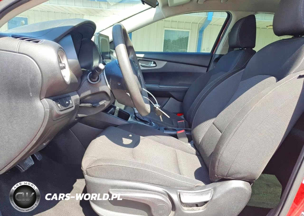 2020 Kia Forte Lxs VIN:3KPF24ADXLE170262 - 7