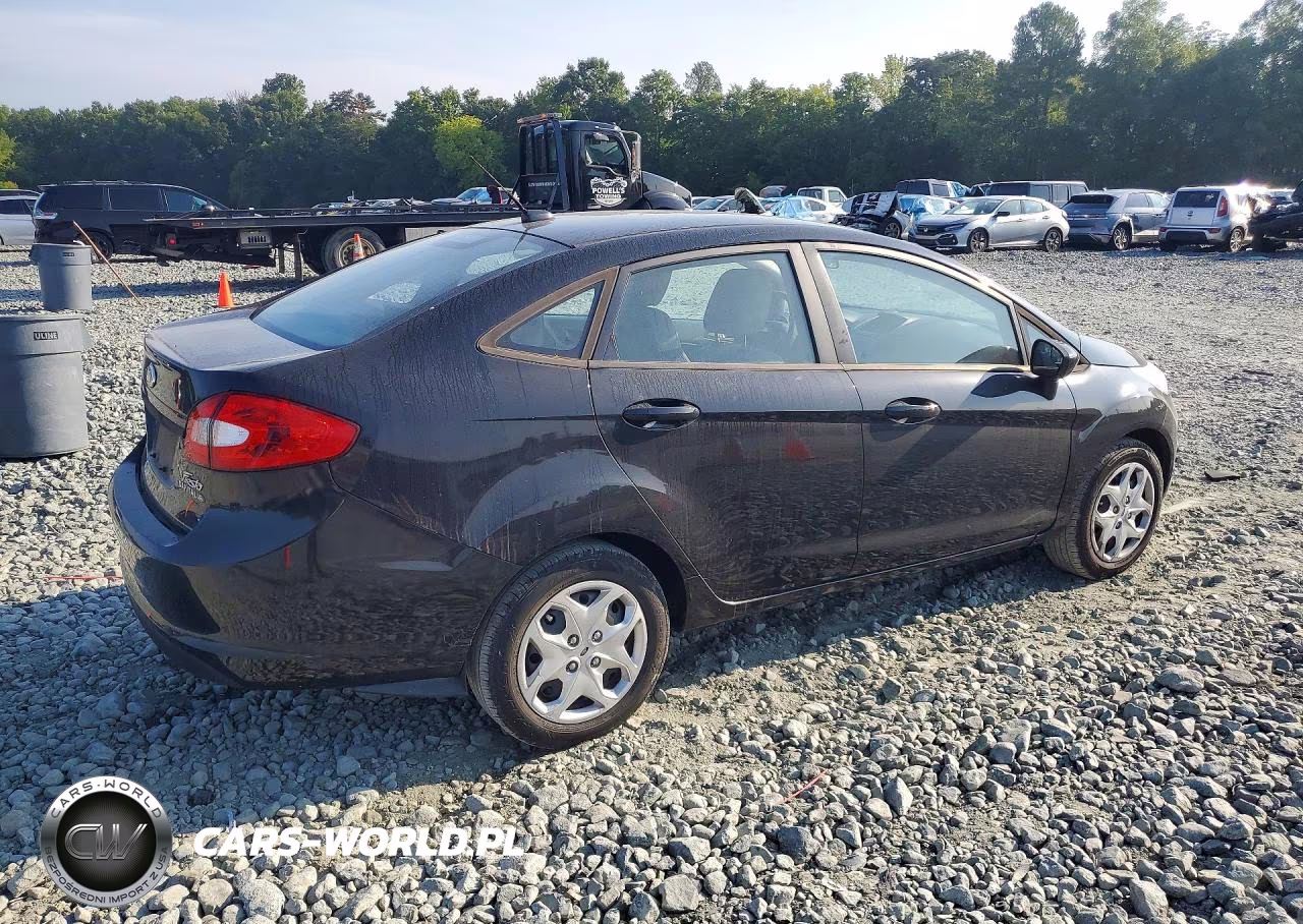 2013 Ford Fiesta S VIN:3FADP4AJ5DM174196 - 3