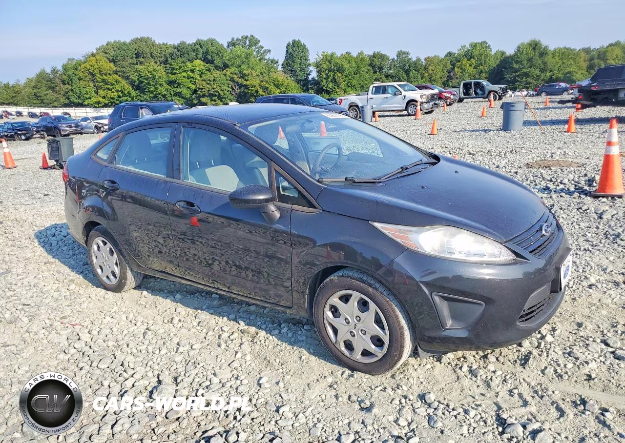 2013 Ford Fiesta S VIN:3FADP4AJ5DM174196 - 4