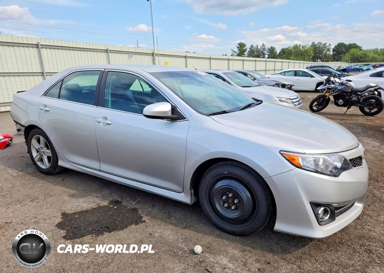 2014 Toyota Camry Se VIN:4T1BF1FK4EU370126 - 4