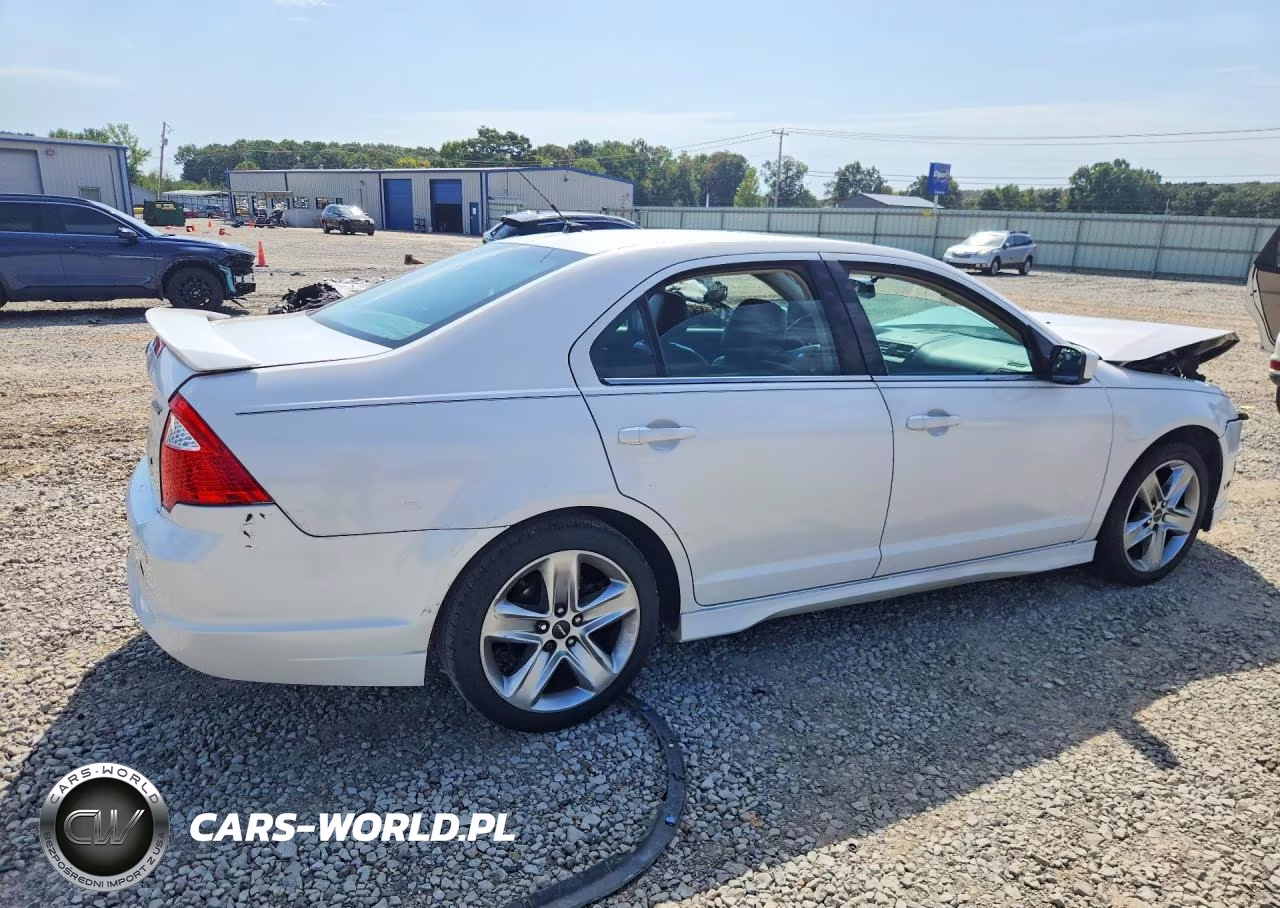 2012 Ford Fusion Sport VIN:3FAHP0KC2CR179691 - 3