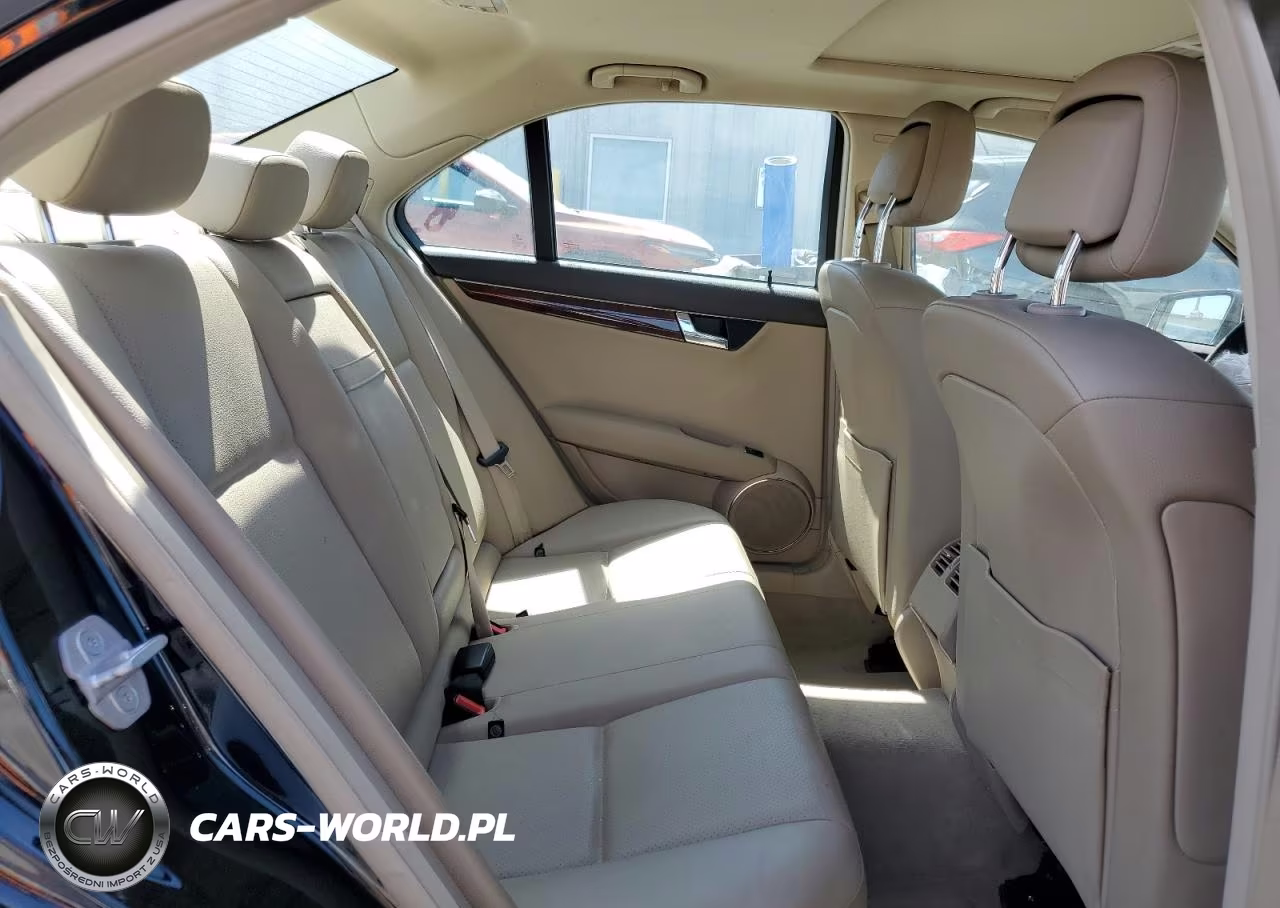 2011 Mercedes-Benz C VIN:WDDGF8BB1BR145787 - 10