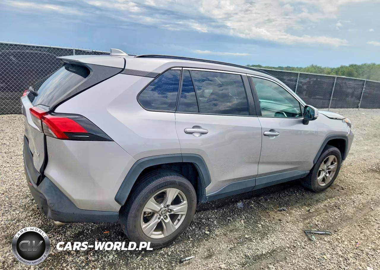 2023 Toyota Rav4 Xle VIN:2T3W1RFV8PC226051 - 3