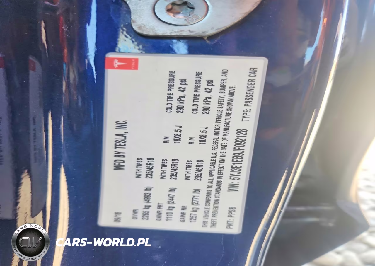 2018 Tesla Model 3 VIN:5YJ3E1EB9JF092128 - 12