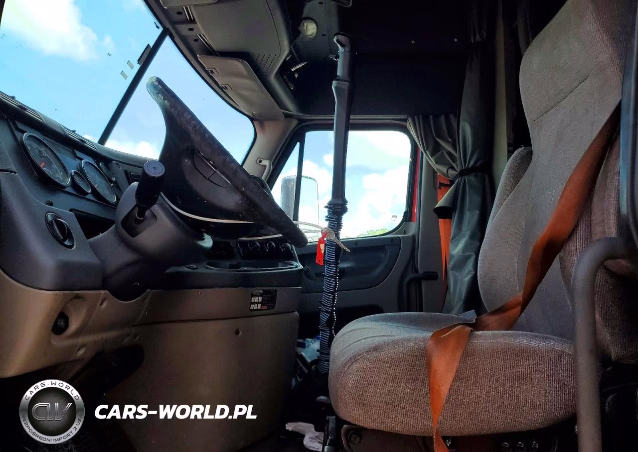 2017 Freightliner Cascadia 125 Semi Truck VIN:1FUJGLDR2HLHX1818 - 7