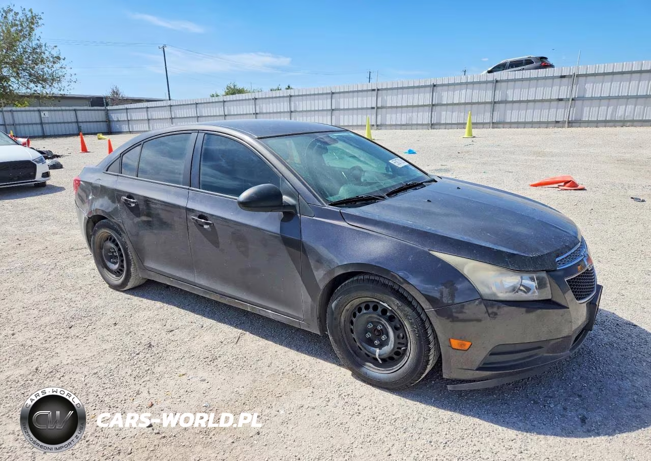 2014 Chevrolet Cruze Ls VIN:1G1PA5SH5E7266004 - 4