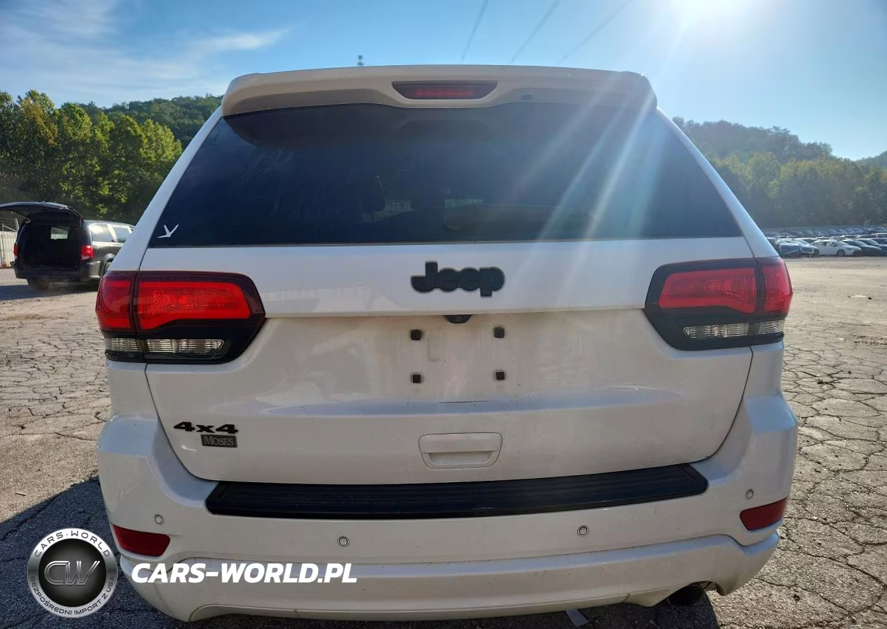 2018 Jeep Grand Cherokee Laredo VIN:1C4RJFAGXJC203268 - 6