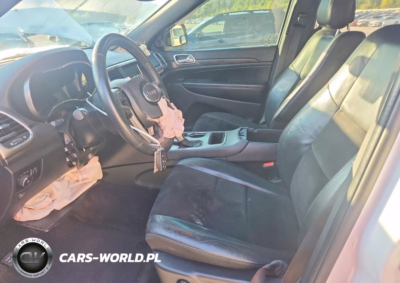 2018 Jeep Grand Cherokee Laredo VIN:1C4RJFAGXJC203268 - 7