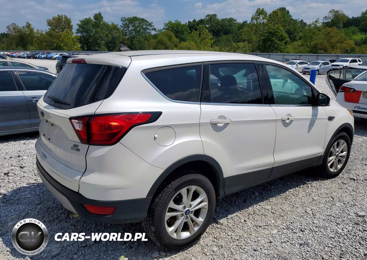 2019 Ford Escape Se VIN:1FMCU9GD9KUA95213 - 3