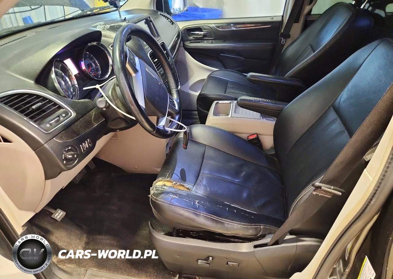 2012 Chrysler Town & Country Touring VIN:2C4RC1BGXCR320547 - 7