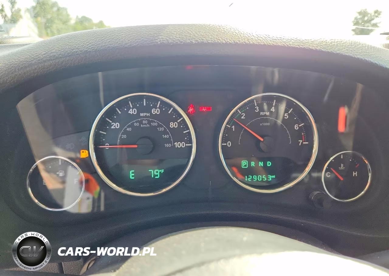 2017 Jeep Wrangler Unlimited Sahara VIN:1C4HJWEG5HL714385 - 9