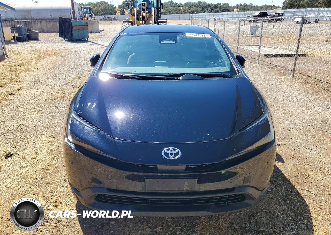 2024 Toyota Prius Le VIN:JTDACAAU2R3025965 - 5