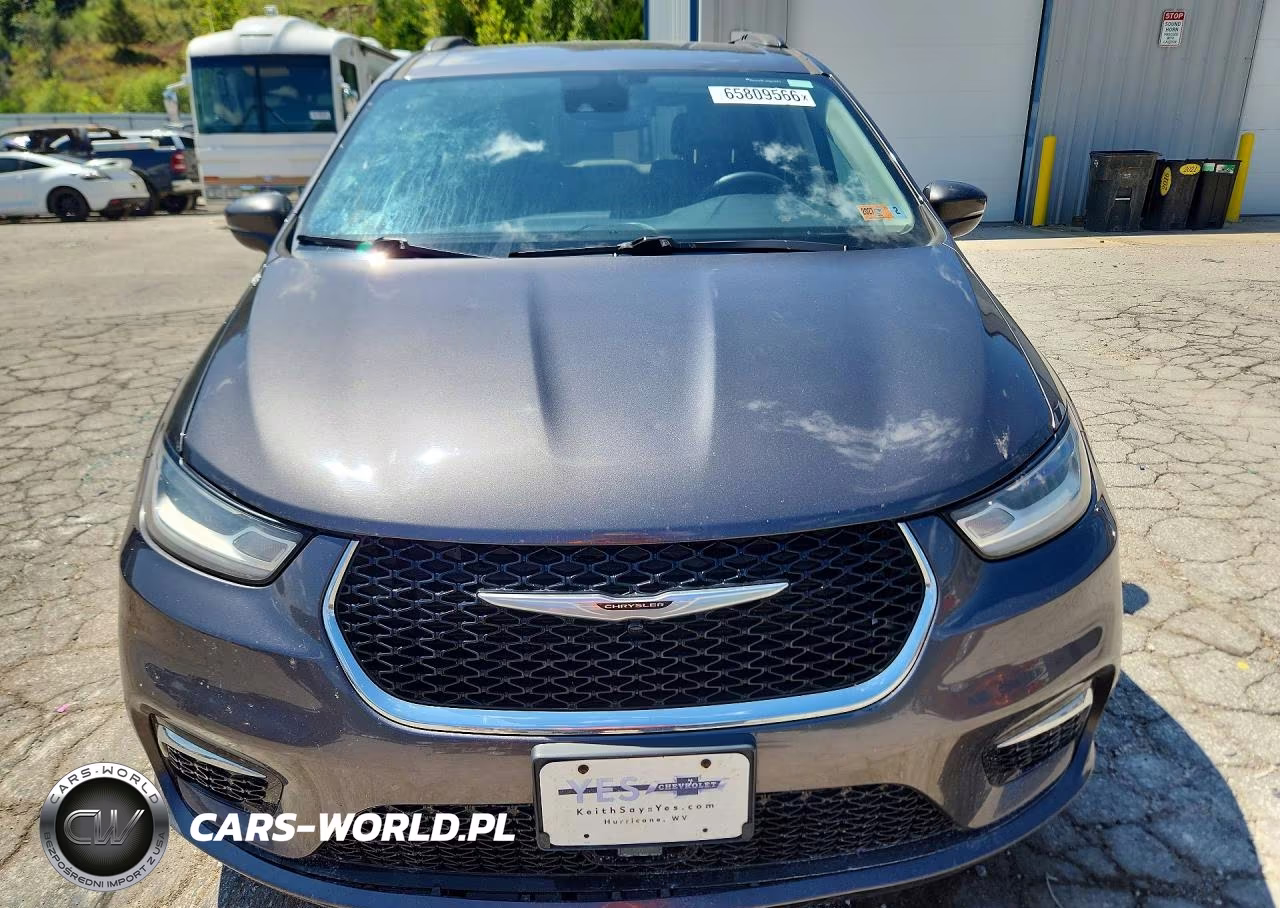 2022 Chrysler Pacifica Touring L VIN:2C4RC1BG2NR122211 - 5