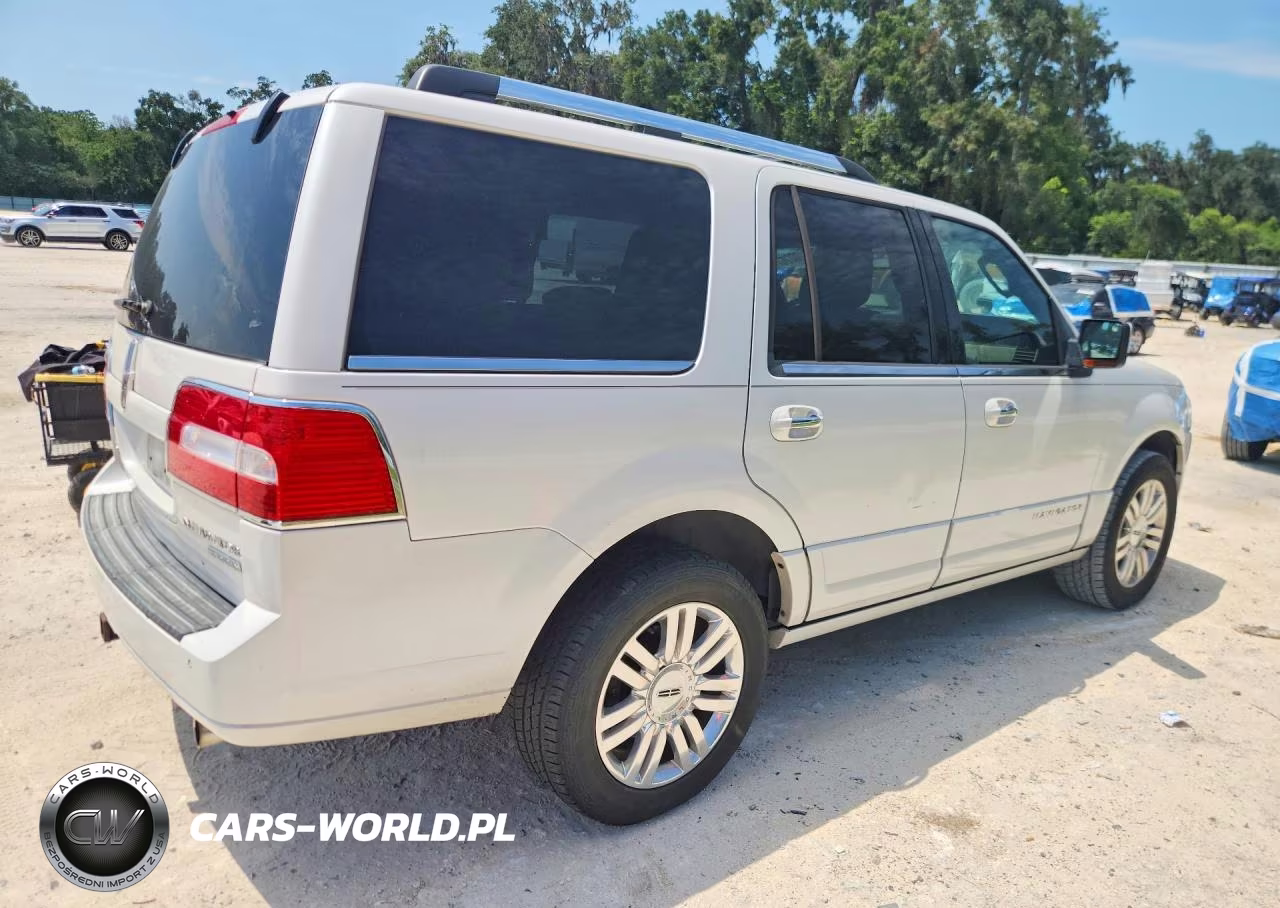 2013 Lincoln Navigator VIN:5LMJJ2H5XDEL05424 - 3