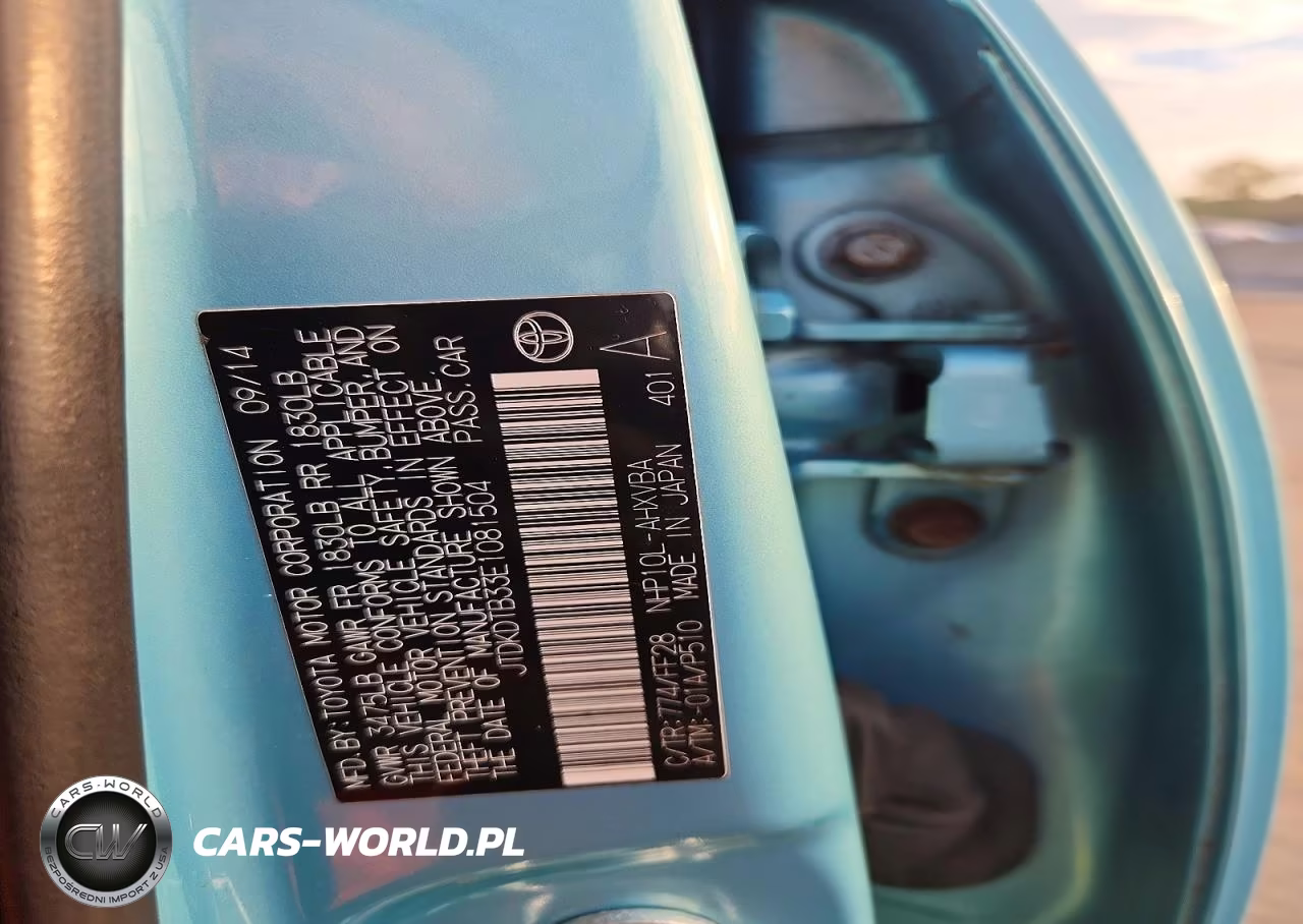 2014 Toyota Prius C Two VIN:JTDKDTB33E1081504 - 12