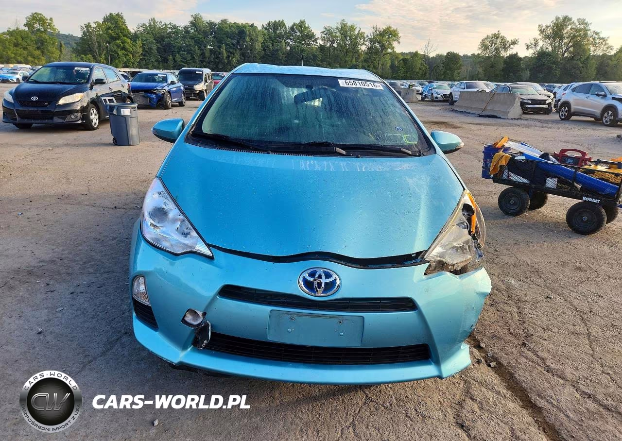 2014 Toyota Prius C Two VIN:JTDKDTB33E1081504 - 5