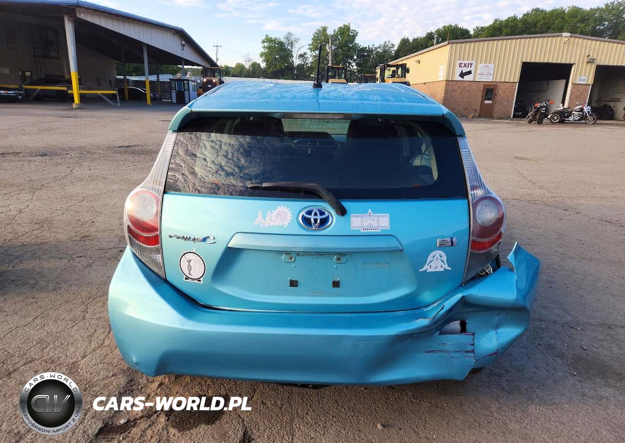 2014 Toyota Prius C Two VIN:JTDKDTB33E1081504 - 6