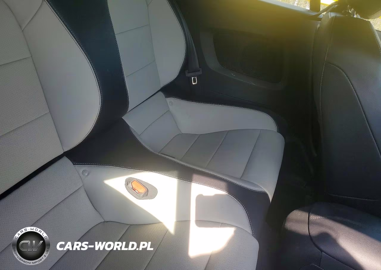 2021 Ford Mustang VIN:1FATP8UH4M5149095 - 10