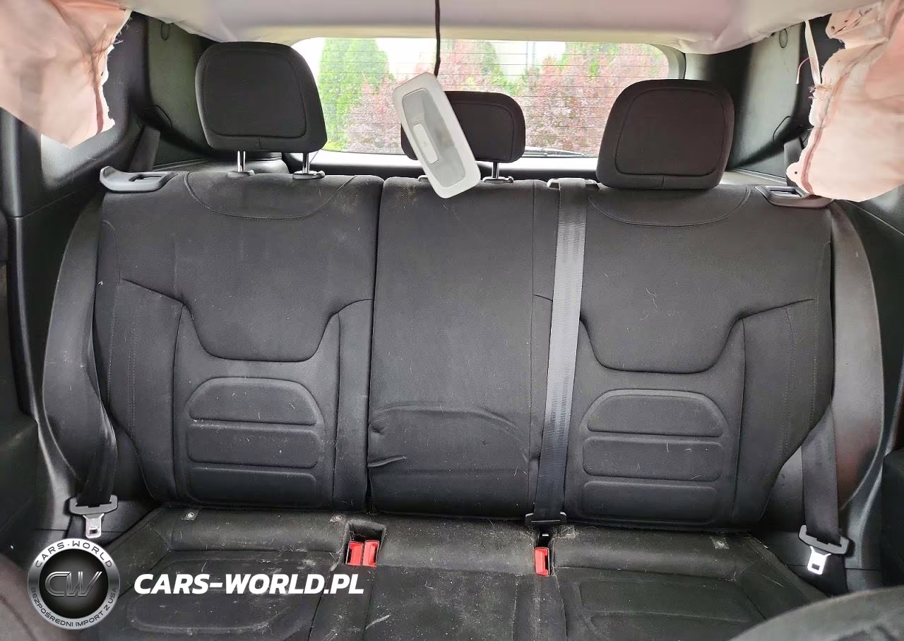 2018 Jeep Renegade Latitude VIN:ZACCJABB1JPH63672 - 10