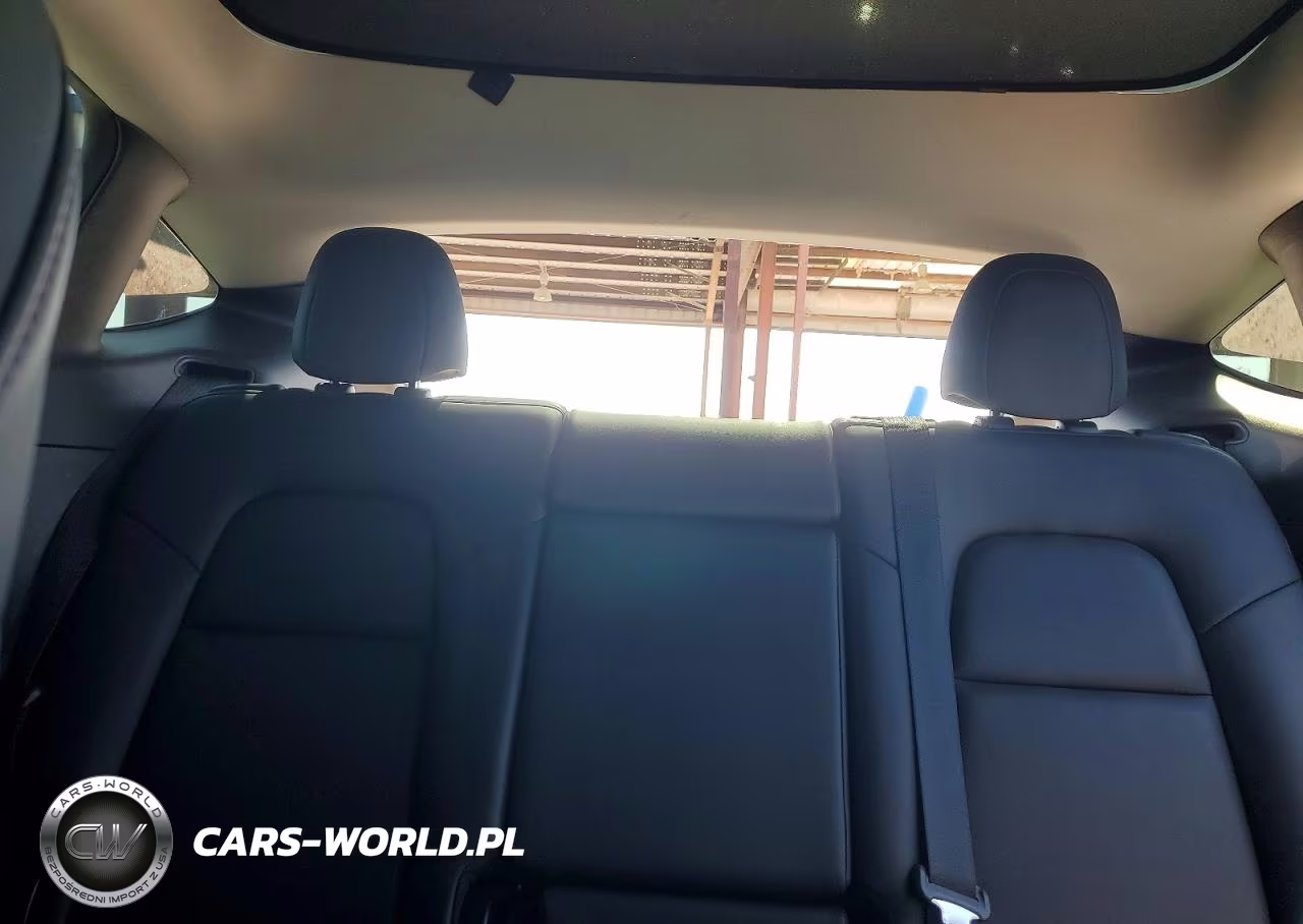 2020 Tesla Model Y VIN:5YJYGDEE8LF010551 - 10