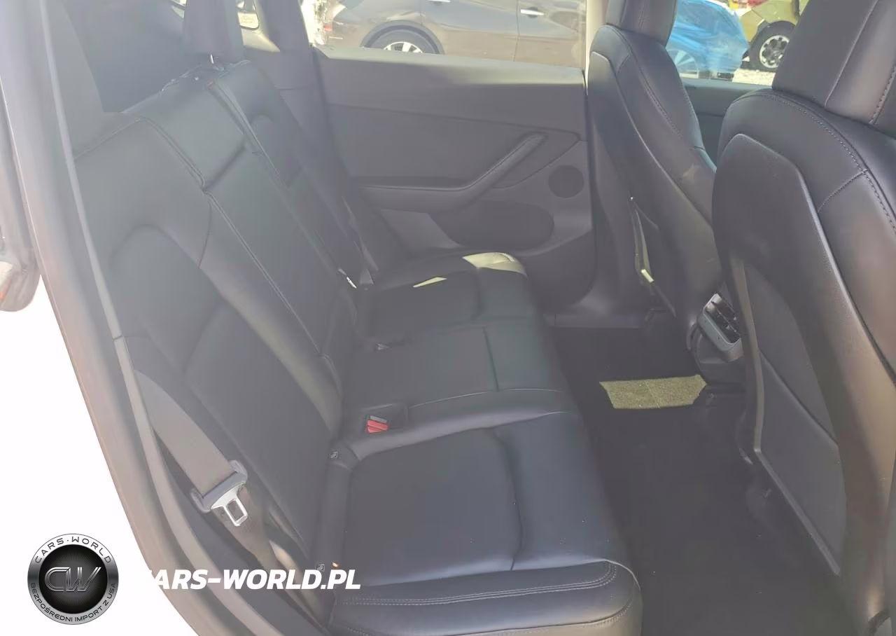 2020 Tesla Model Y VIN:5YJYGDEE8LF010551 - 11