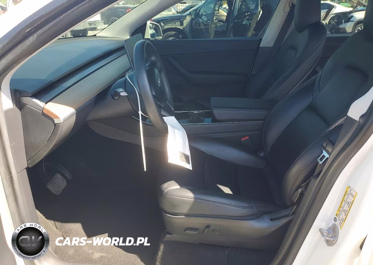2020 Tesla Model Y VIN:5YJYGDEE8LF010551 - 7