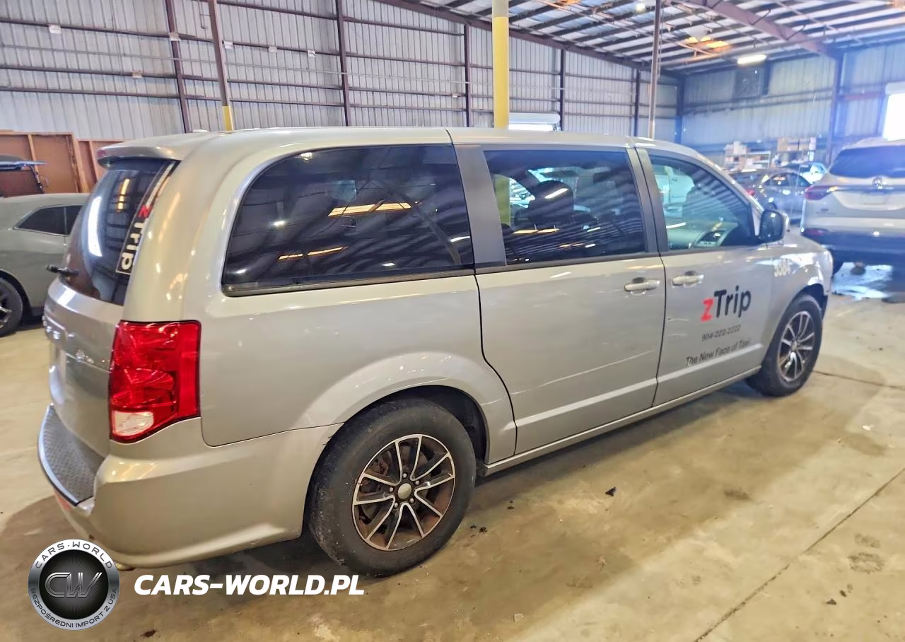 2018 Dodge Grand Caravan Sxt VIN:2C4RDGCG6JR256339 - 3