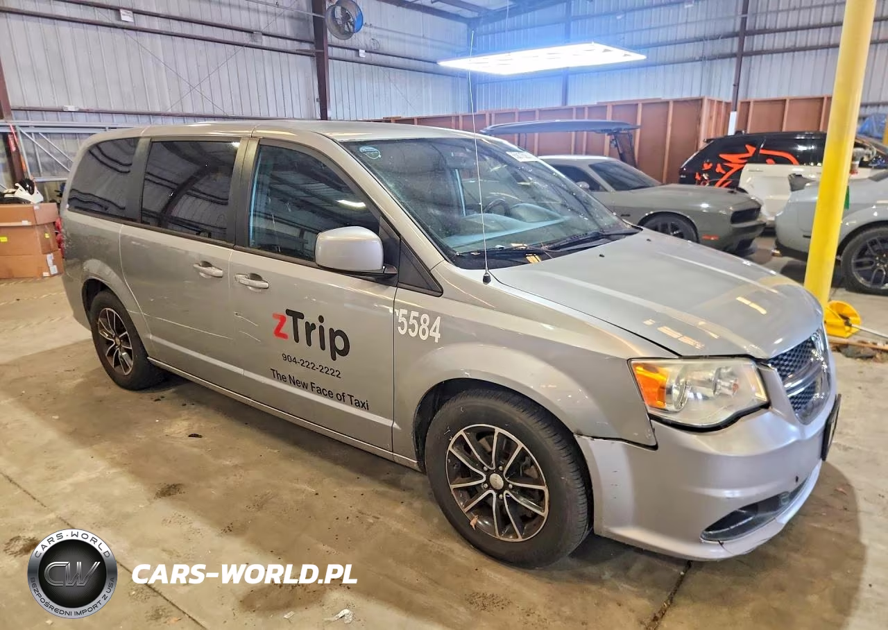 2018 Dodge Grand Caravan Sxt VIN:2C4RDGCG6JR256339 - 4