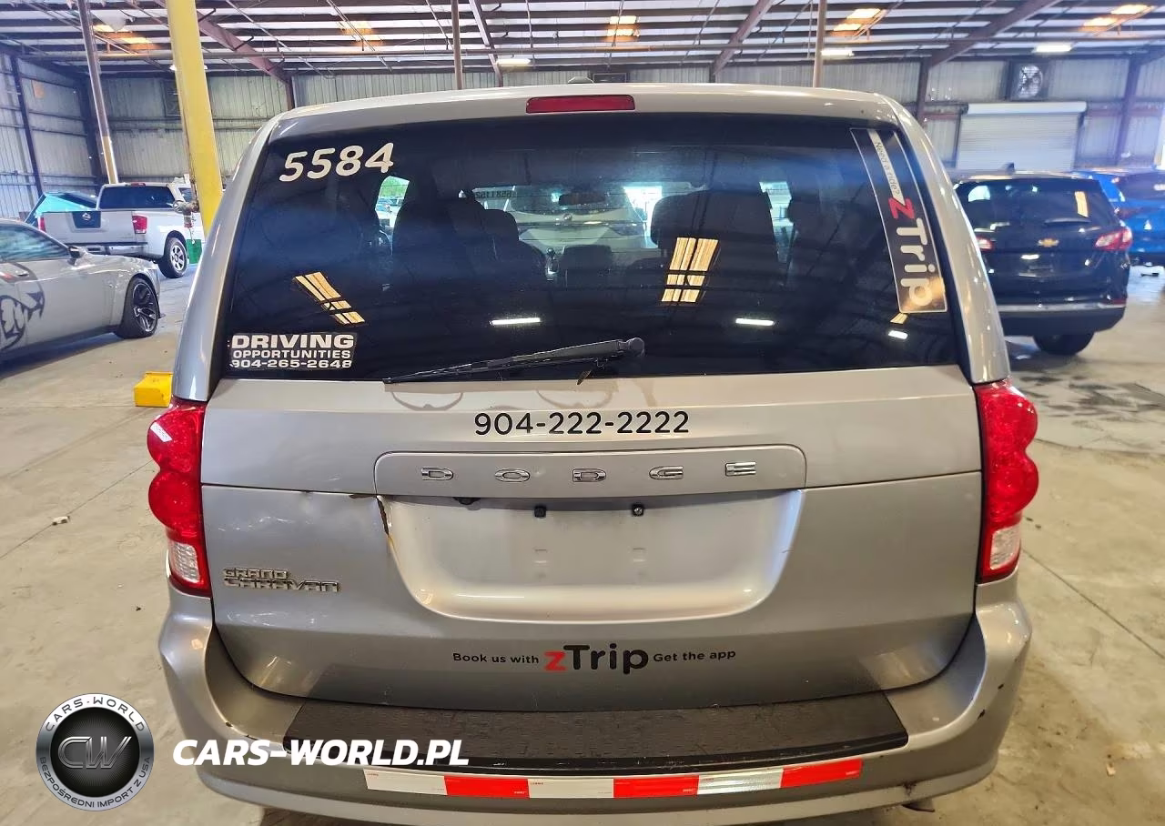 2018 Dodge Grand Caravan Sxt VIN:2C4RDGCG6JR256339 - 6