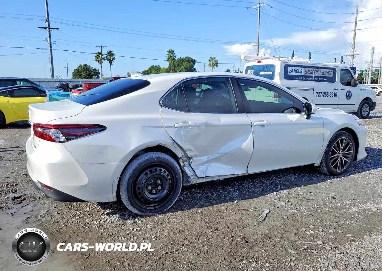 2021 Toyota Camry Xle VIN:4T1F11AK6MU444202 - 3