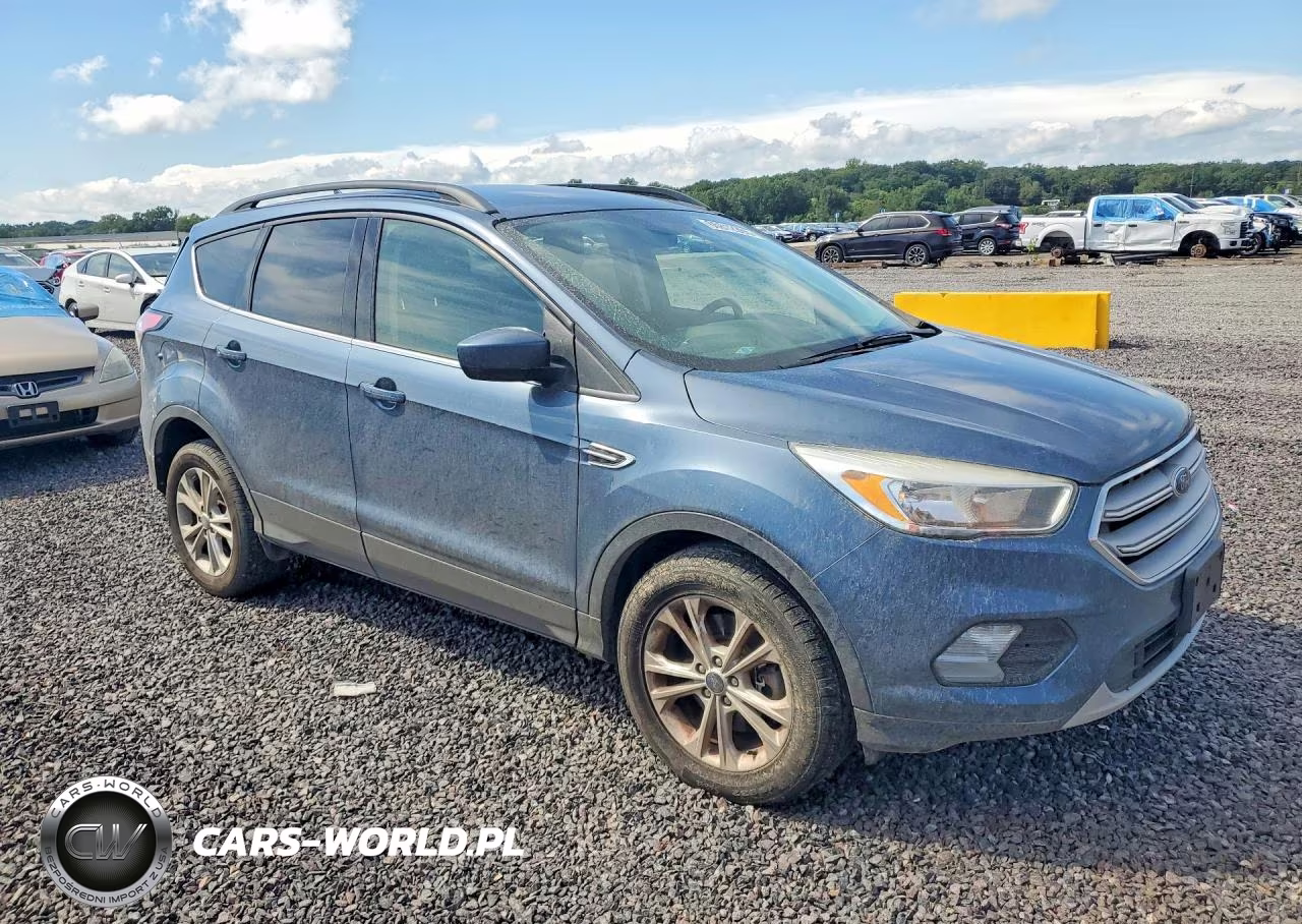 2018 Ford Escape Se VIN:1FMCU9GD8JUA27029 - 4