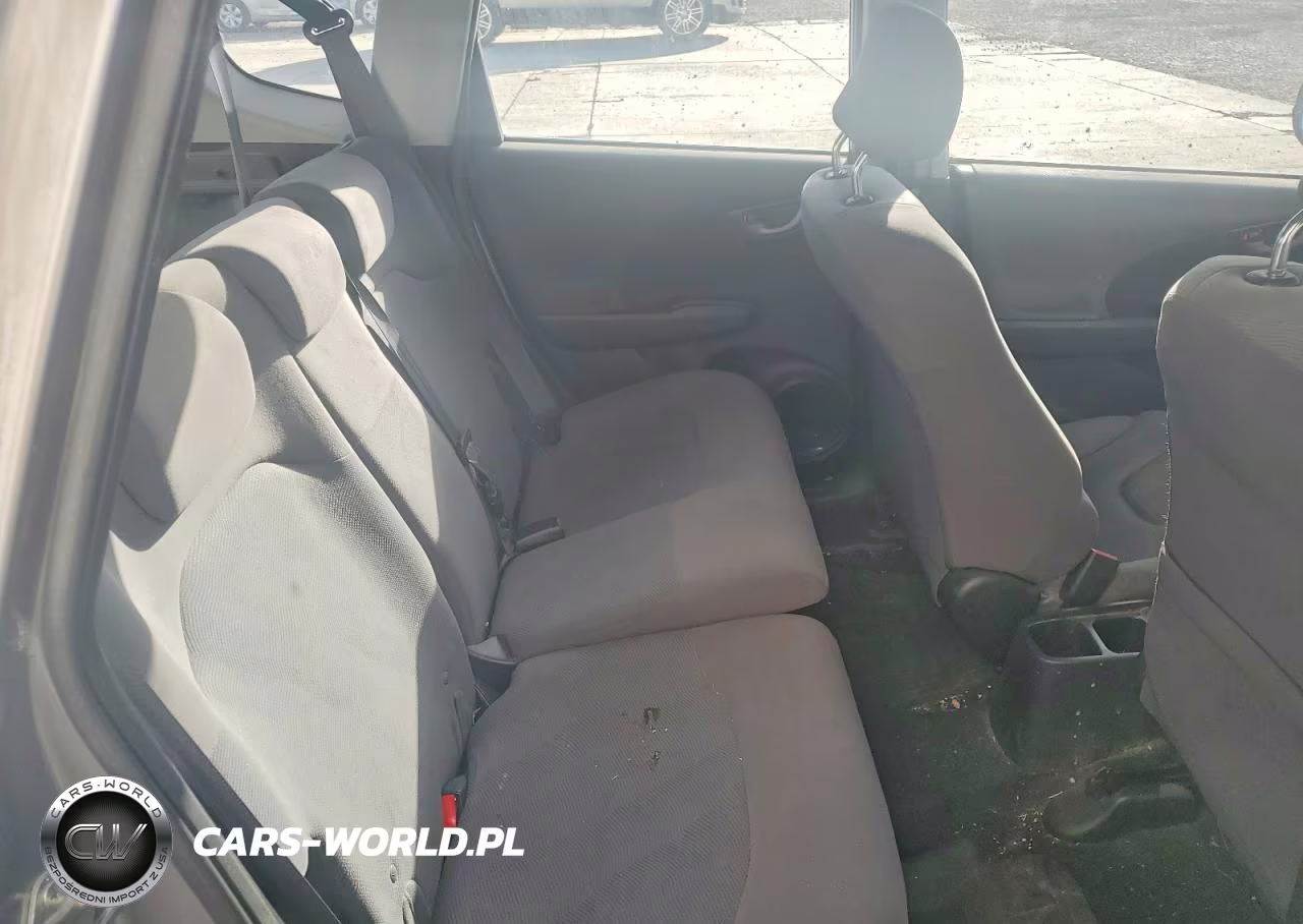 2010 Honda Fit VIN:JHMGE8H29AS023432 - 10