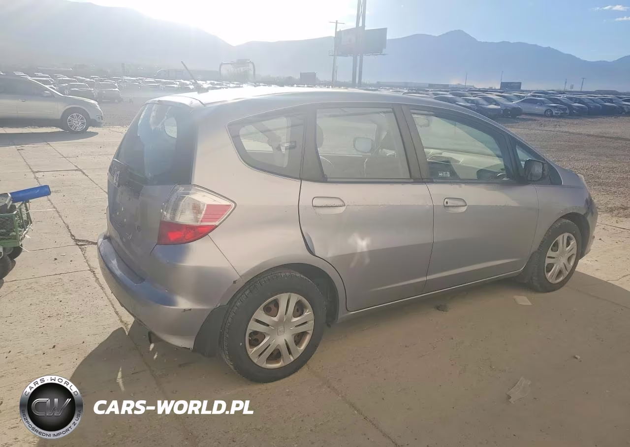 2010 Honda Fit VIN:JHMGE8H29AS023432 - 3