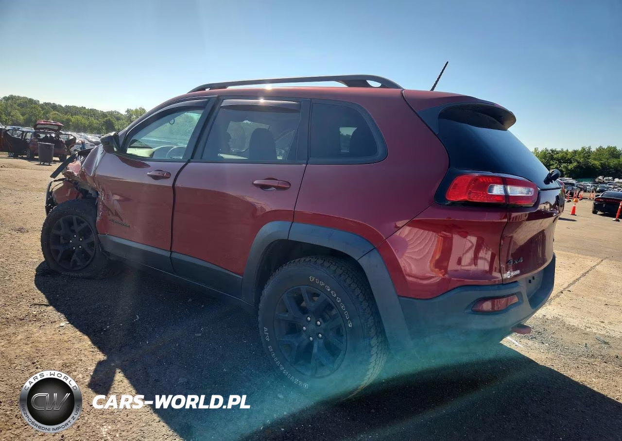 2015 Jeep Cherokee Trailhawk VIN:1C4PJMBB3FW681584 - 2
