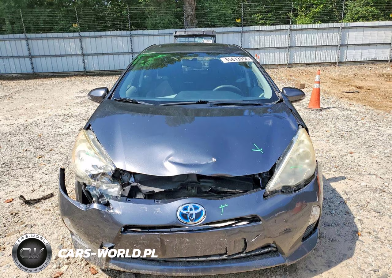 2012 Toyota Prius C Three VIN:JTDKDTB37C1021836 - 5